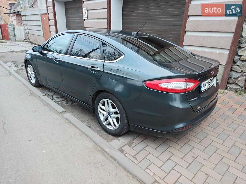 Седан Ford Fusion 2015 в Киеве