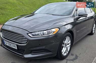 Седан Ford Fusion 2015 в 