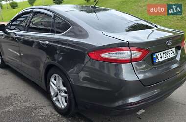 Седан Ford Fusion 2015 в 