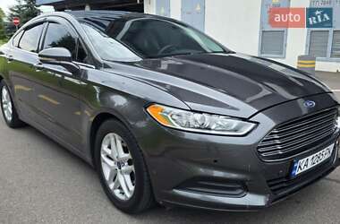 Седан Ford Fusion 2015 в 