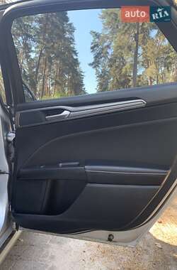 Седан Ford Fusion 2018 в 