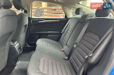 Седан Ford Fusion 2019 в 