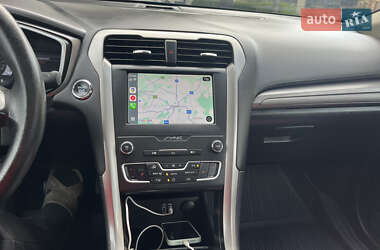 Седан Ford Fusion 2019 в 
