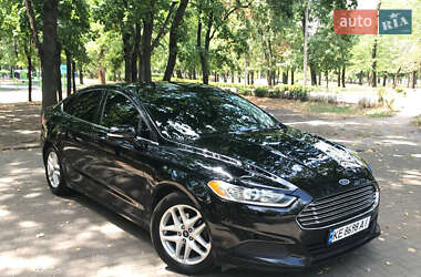 Седан Ford Fusion 2015 в 