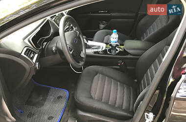 Седан Ford Fusion 2015 в 