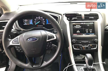 Седан Ford Fusion 2015 в 