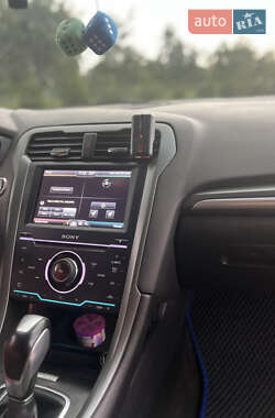 Седан Ford Fusion 2014 в 