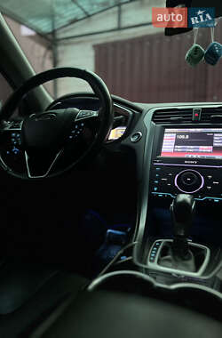 Седан Ford Fusion 2014 в 