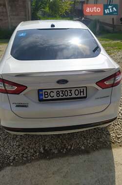 Седан Ford Fusion 2013 в 