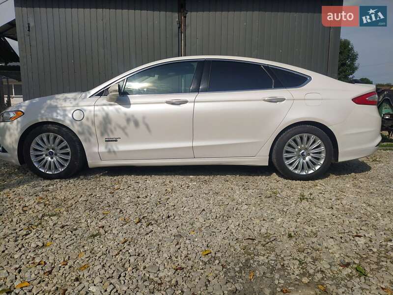 Седан Ford Fusion 2013 в Дрогобыче