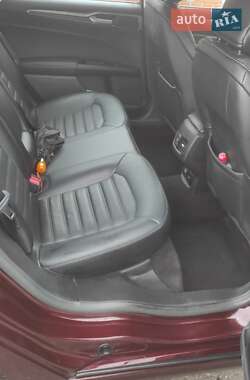 Седан Ford Fusion 2016 в 