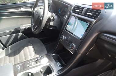 Седан Ford Fusion 2018 в 