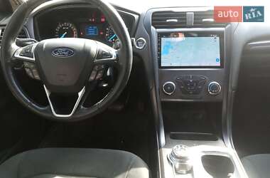 Седан Ford Fusion 2018 в 