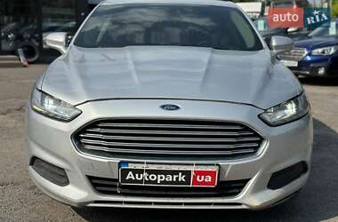 Седан Ford Fusion 2015 в 