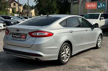 Седан Ford Fusion 2015 в 