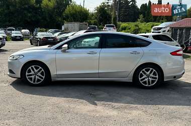 Седан Ford Fusion 2015 в 