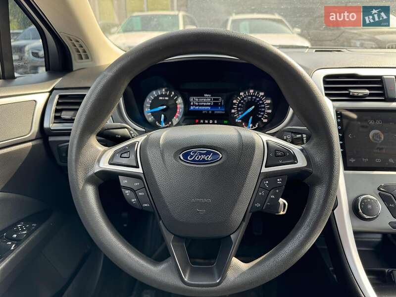 Седан Ford Fusion 2015 в Виннице