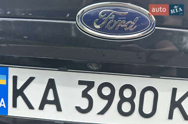 Седан Ford Fusion 2013 в 