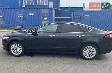 Седан Ford Fusion 2013 в 