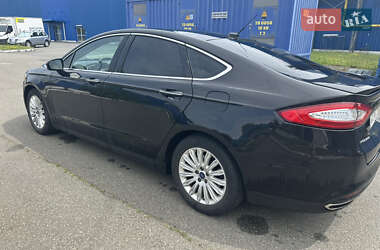 Седан Ford Fusion 2013 в 