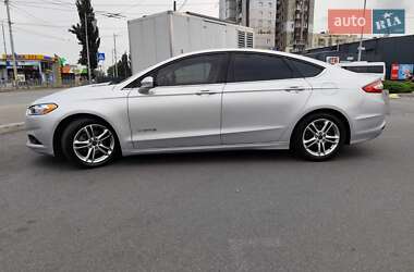 Седан Ford Fusion 2016 в 