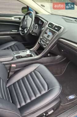 Седан Ford Fusion 2018 в 