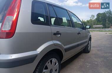 Хэтчбек Ford Fusion 2006 в 