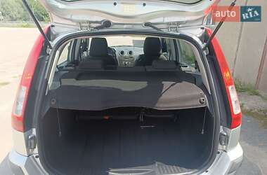 Хэтчбек Ford Fusion 2006 в 