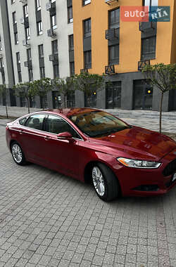 Седан Ford Fusion 2015 в 