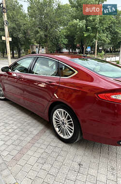 Седан Ford Fusion 2015 в 
