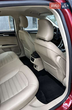 Седан Ford Fusion 2015 в 