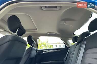 Седан Ford Fusion 2019 в 