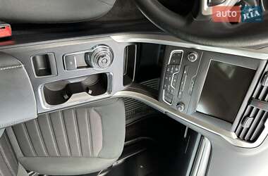 Седан Ford Fusion 2019 в 