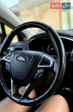 Седан Ford Fusion 2014 в 
