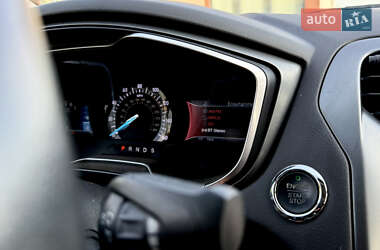 Седан Ford Fusion 2014 в 