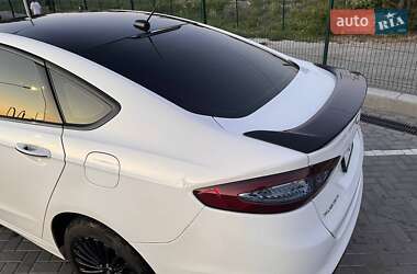 Седан Ford Fusion 2016 в 