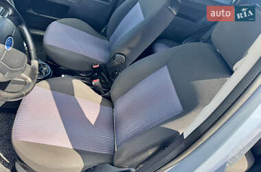 Хэтчбек Ford Fusion 2006 в 