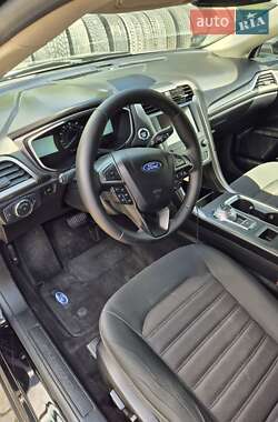 Седан Ford Fusion 2020 в 