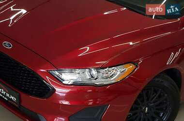 Седан Ford Fusion 2020 в 
