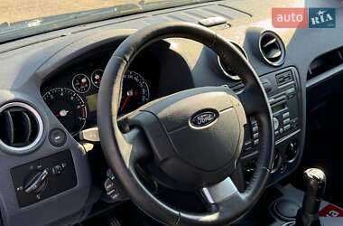 Хэтчбек Ford Fusion 2011 в 
