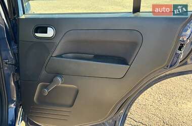 Хэтчбек Ford Fusion 2011 в 