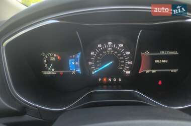 Седан Ford Fusion 2017 в 