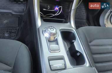 Седан Ford Fusion 2017 в 