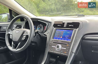 Седан Ford Fusion 2020 в 