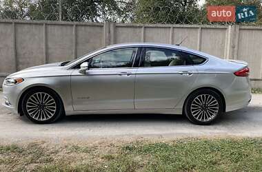 Седан Ford Fusion 2018 в 