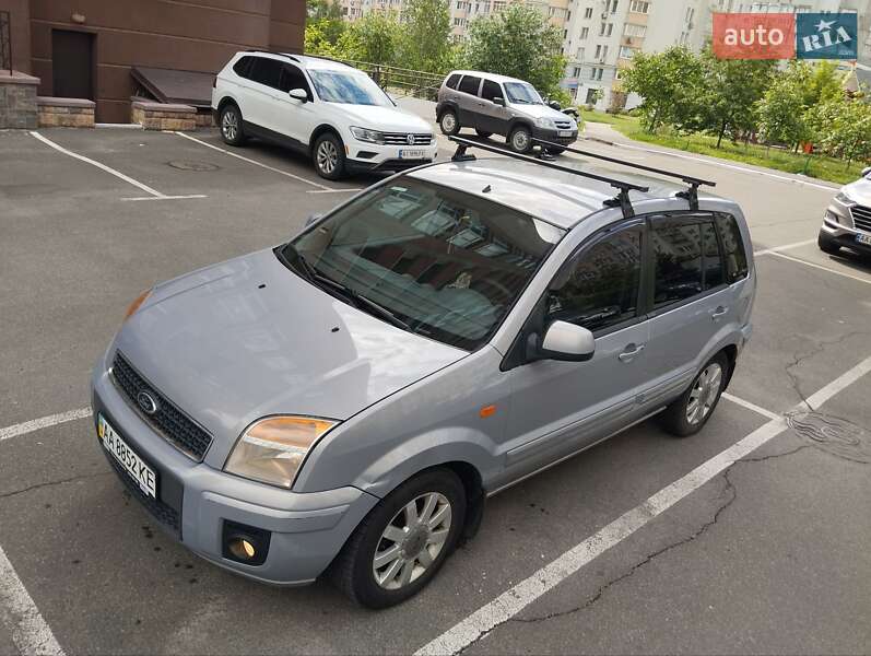 Хэтчбек Ford Fusion 2010 в Киеве