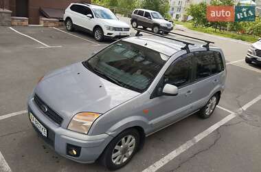 Хэтчбек Ford Fusion 2010 в 