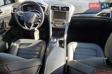 Седан Ford Fusion 2017 в 