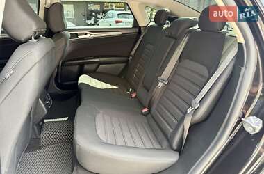 Седан Ford Fusion 2019 в 