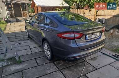 Седан Ford Fusion 2013 в 